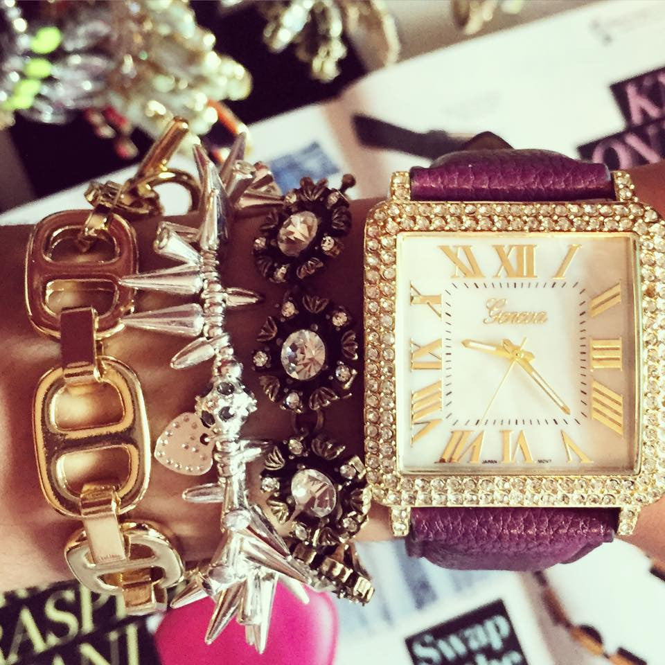 Gold Square Link Toggle Bracelet